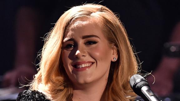 Adele torna in scena