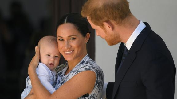 Harry e Meghan. Ecco cosa hanno regalato al piccolo Archie per Natale