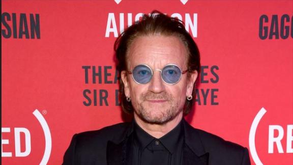 Bono per la prima volta in tour senza gli U2