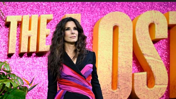 Sandra Bullock nella bufera