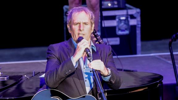 Michael Bolton contro Robin Hood