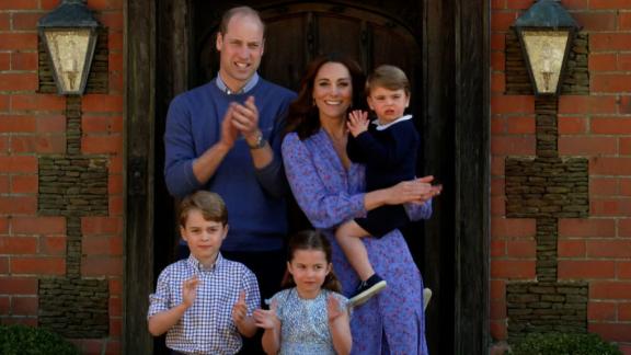 Kate e William in vacanza  con i bambini in un luogo amato da Diana