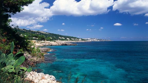 Le barche  sembrano volare nelle splendide acque del Salento: ecco le foto spettacolari!