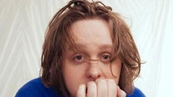 Lewis Capaldi pubblica Pointless