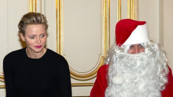 La Principessa Charlene rende omaggio all'eleganza italiana