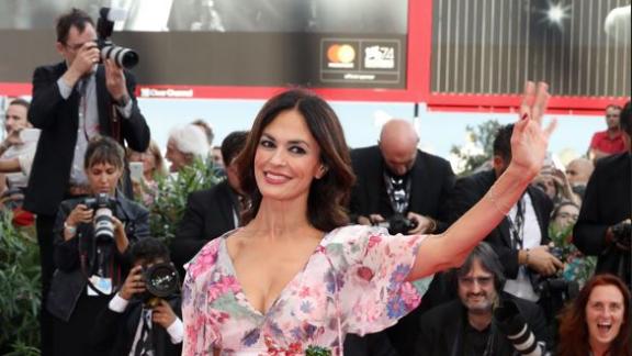 Maria Grazia Cucinotta felice per la laurea della figlia