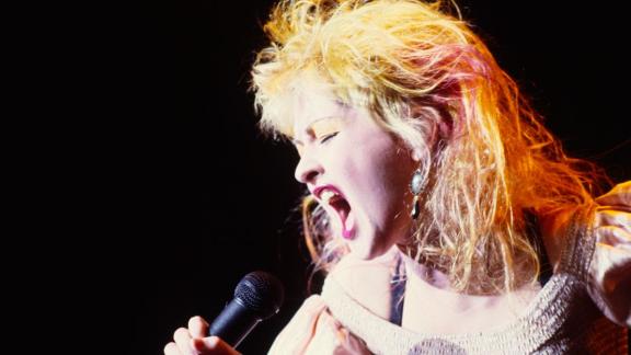 25 ottobre 1986:  Cyndi Lauper, Tina Turner e Janet Jackson nei primi 3 posti delle classifiche