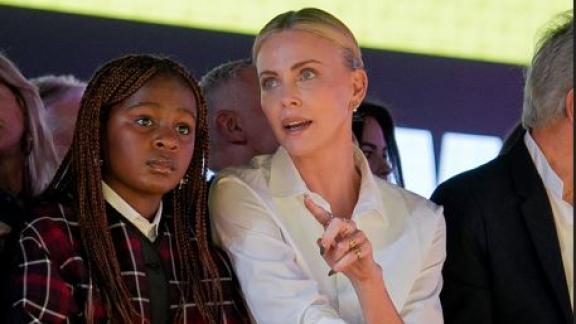 Charlize Theron: la rara foto della figlia 