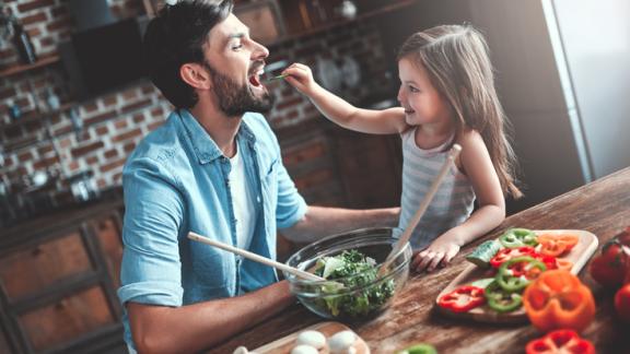 Cosa mangiare per non ingrassare? I consigli per una corretta alimentazione in quarantena