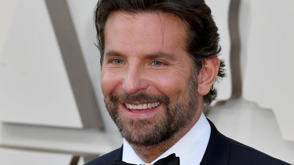 Nuovo amore per Bradley Cooper? Ecco chi è la donna che lo ha fatto sorridere