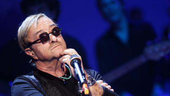 29 ottobre 2002: esce la raccolta Caro amico ti scrivo