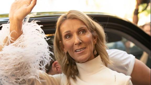 Celine Dion torna a farsi vedere in pubblico: le foto