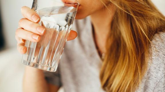 Di notte, meglio non tenere l'acqua sul comodino
