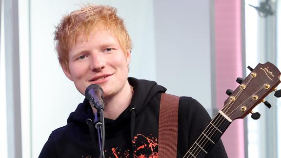 Ed Sheeran rivela i dettagli della sua difficile proposta di nozze