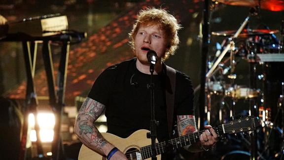 Ed Sheeran nel ruolo di Dido: il video