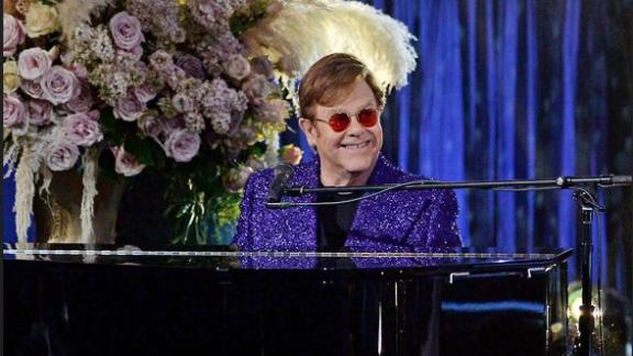 Elton John racconta tutta la magia deli Abbey Road Studios: il video