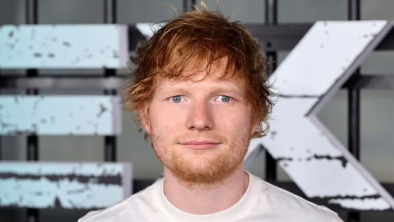 Ed Sheeran fa di tutto per i fan. Il video e le foto