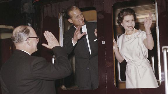 I segreti del treno della Royal Family, il mezzo più amato dalla Regina Elisabetta