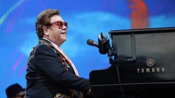 Elton John: coniata una moneta in suo onore dalla Zecca Reale