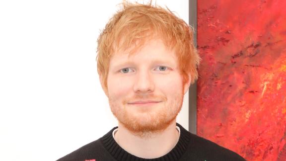 Ed Sheeran pubblica una foto romantica con la moglie. Ed è subito entusiasmo dei fan