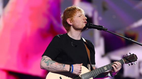Ed Sheeran pubblica due nuove canzoni