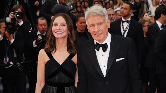 Harrison Ford felice alla laurea del figlio: tutte le foto