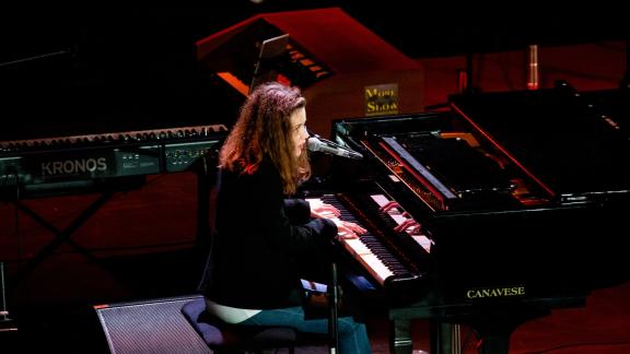 Frida Bollani Magoni esegue Aretha Franklin: ed è subito emozione!