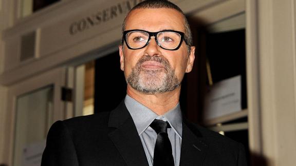 L'omaggio a George Michael dalla sua Londra: un murale che racconta le sue canzoni