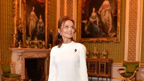 Geri Halliwell riceve una laurea ad honorem e dichiara: l'istruzione è potere