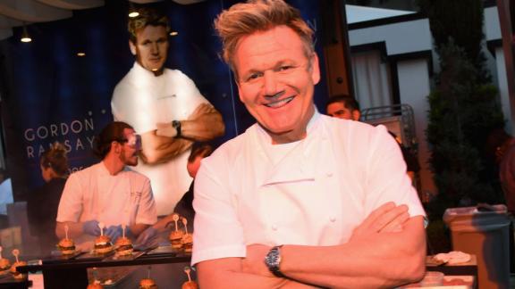 Gordon Ramsey nella bufera: fa pagare 20 sterline per un tagliere di formaggi