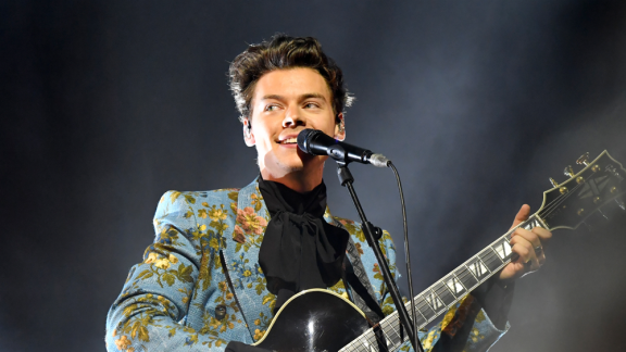 Harry Styles canta Se Telefonando di Mina