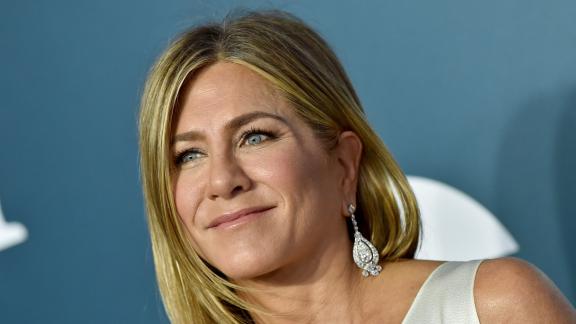 Jennifer Aniston confessa di volere un fidanzato per niente celebre