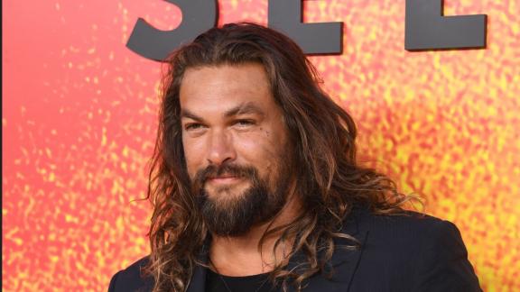 Incendi alle Hawaii: i messaggi di Jason Momoa