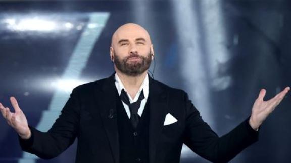 John Travolta: il balletto di Sanremo e le polemiche