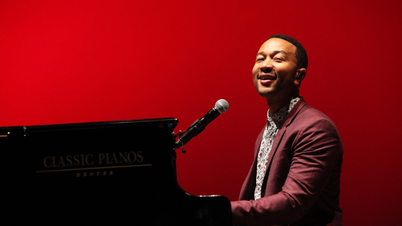 John Legend pubblica il nuovo singolo Dope: il video