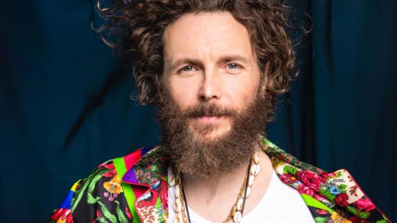 Jovanotti canta Caruso per l'iniziativa I Love My Radio