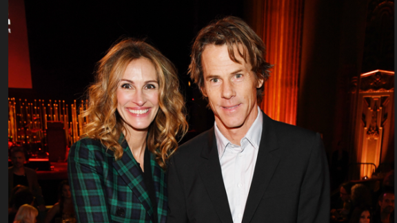 Julia Roberts e il bacio romantico dopo 20 anni di matrimonio