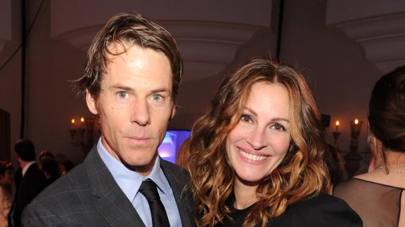 Julia Roberts e il gioioso selfie col marito per l'anniversario di nozze