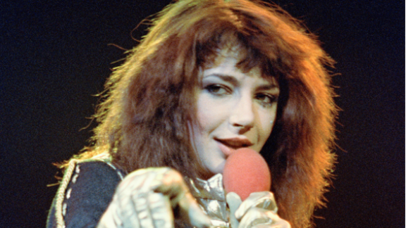 Kate Bush: Running Up That Hill torna in classifica grazie a una serie tv