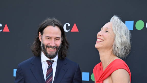 Keanu Reeves sempre più felice con la fidanzata: le foto