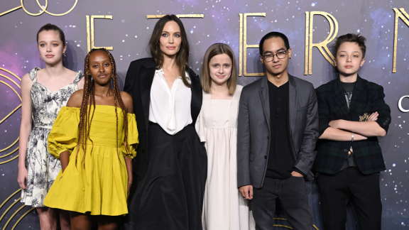 Brad Pitt: ecco quanto gli somiglia il figlio Xnox!