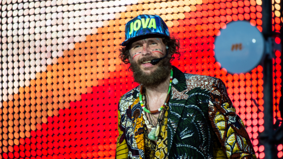 Jovanotti: la figlia Teresa disegna un fumetto per aiutare i bambini malati