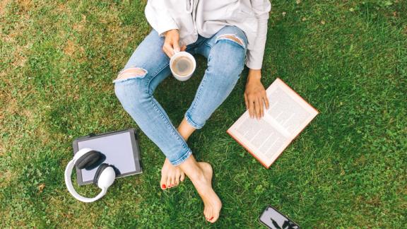 Pagati per leggere. Ecco l'offerta di lavoro da sogno
