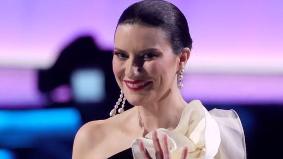 Laura Pausini non ha dubbi: Sanremo meglio di Oscar e Golden Globe 