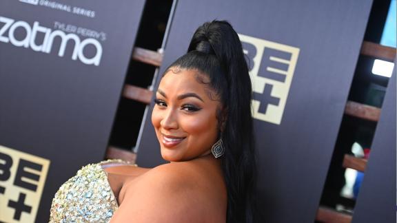 Lizzo suona un prezioso flauto di cristallo: il video