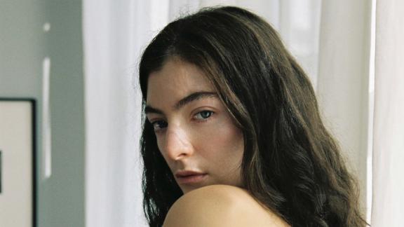 Lorde è di ritorno. E promette scintille. Il video