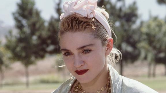 Madonna chiede un incontro a Papa Francesco