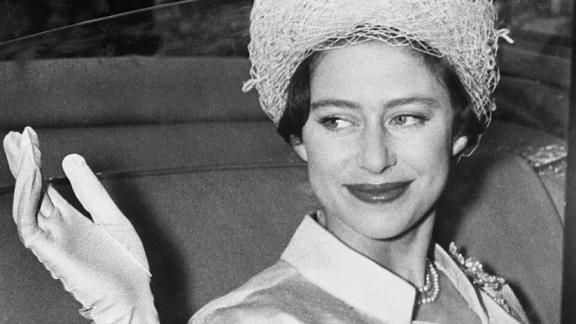 Una biografia (non autorizzata) racconta la vita poco virtuosa della sorella di Elisabetta II