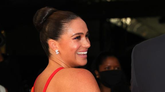 Meghan mostra una nuova foto di Archie: nel pollaio