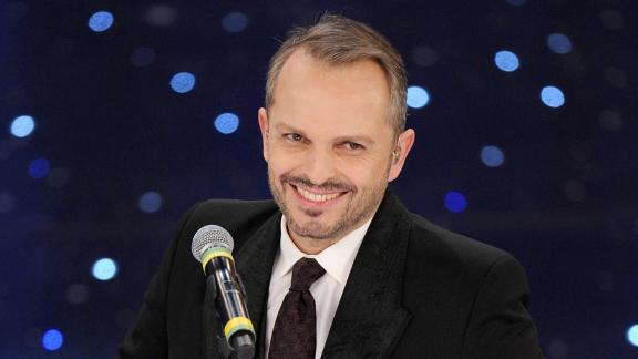 Miguel Bosé pubblica la sua biografia e ricorda: i miei genitori erano dei mostri